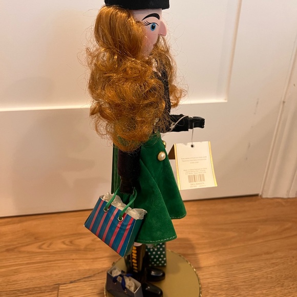 Pier 1 Imports Shopper Girl Nutcracker 2015 Green Coat Red Hair Holiday Figure - Picture 14 of 15